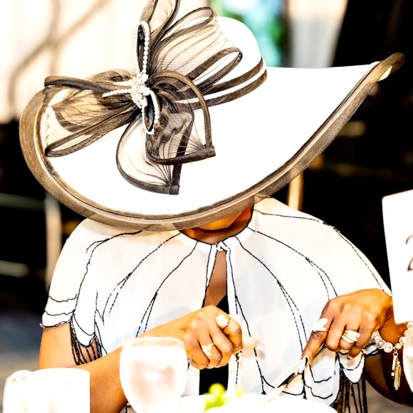 Anthropologie - Maeve Beaded Fringed Cape - One Size - Picture 5 of 9